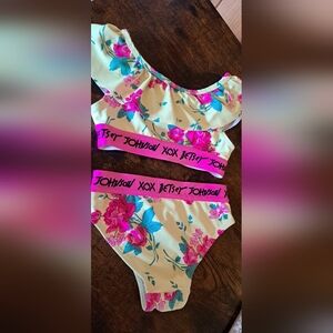 Gorgeous Betsey Johnson XOX Yellow Floral 2-piece swimsuit, Girl’s size 4